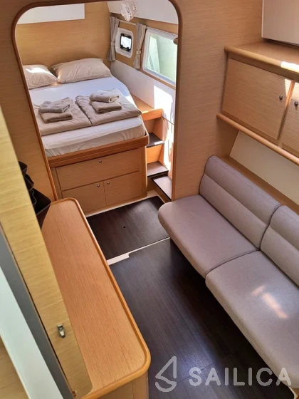 Lagoon 421 - Yacht Charter Sailica