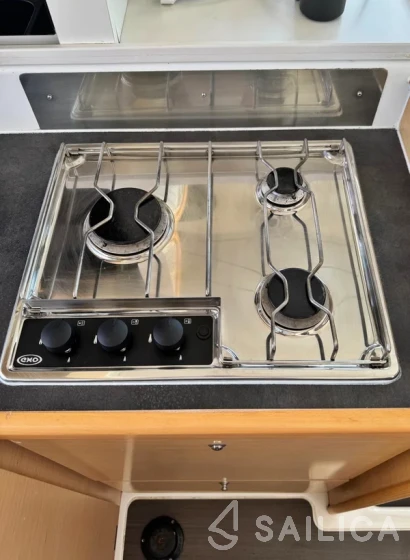 Lagoon 421 - Yacht Charter Sailica