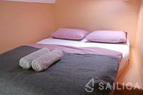 Lagoon 421 - Yacht Charter Sailica