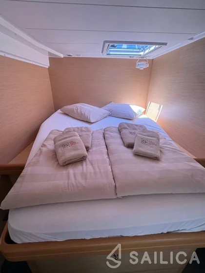 Lagoon 421 - Yacht Charter Sailica