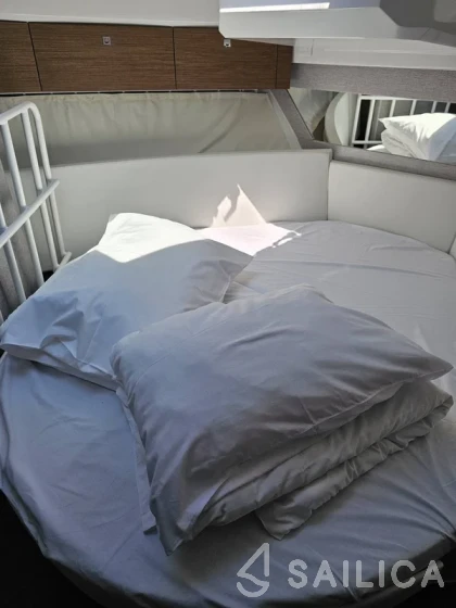 Merry Fisher 1095 - Yacht Charter Sailica