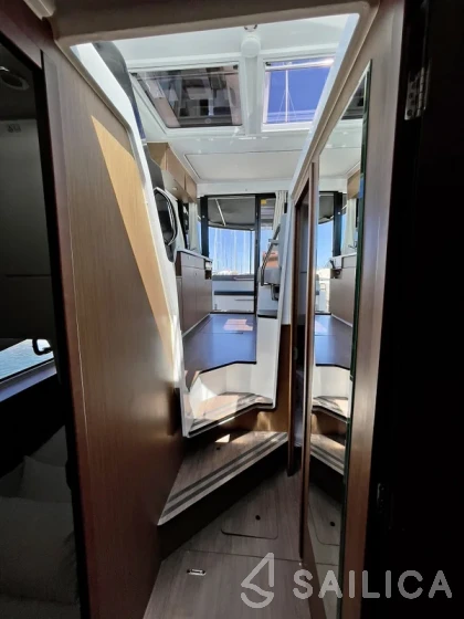 Merry Fisher 1095 - Yacht Charter Sailica