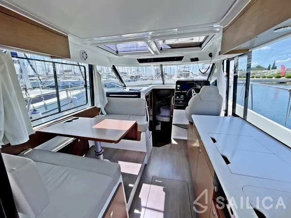Merry Fisher 1095 - Yacht Charter Sailica