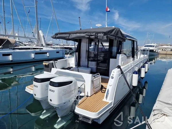 Merry Fisher 1095 - Yacht Charter Sailica