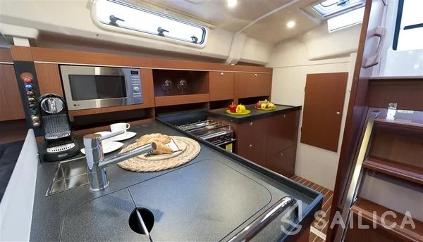 Hanse 385 - Yacht Charter Sailica