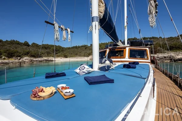 Gulet - Yacht Charter Sailica