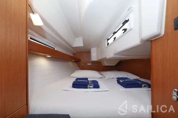Bavaria 33 Cruiser - Yacht Charter Sailica