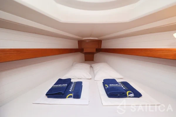 Bavaria 33 Cruiser - Yacht Charter Sailica