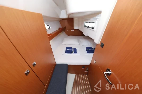 Bavaria 33 Cruiser - Yacht Charter Sailica