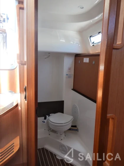 Bavaria 33 Cruiser - Yacht Charter Sailica