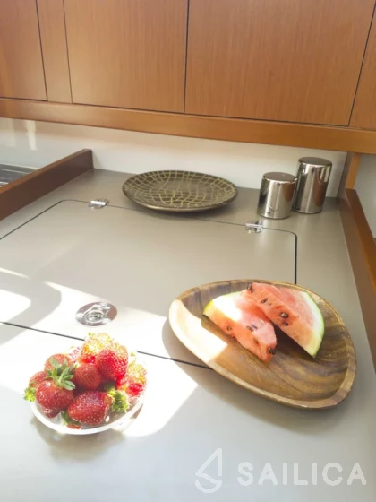 Oceanis 31 - Yacht Charter Sailica
