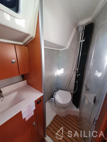 Bavaria C42 - Yacht Charter Sailica