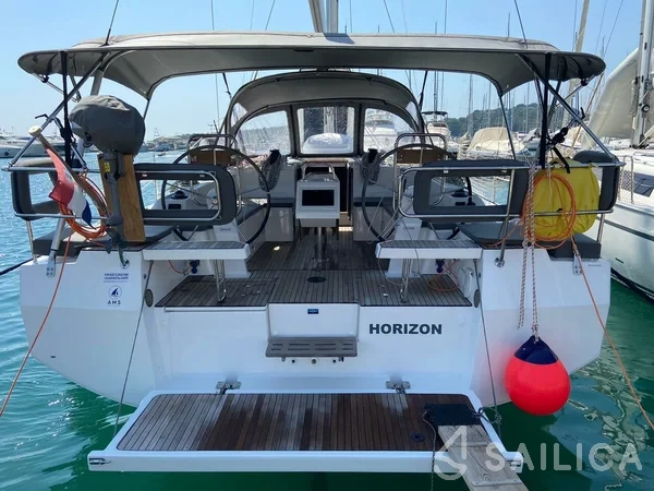 Bavaria C42 - Yacht Charter Sailica