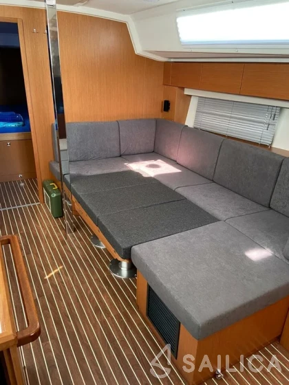 Bavaria C42 - Yacht Charter Sailica
