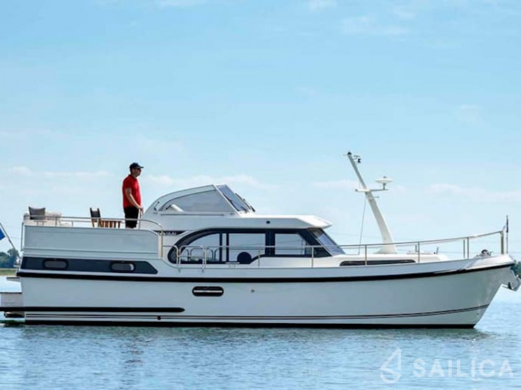 Linssen 35 SL - Yacht Charter Sailica