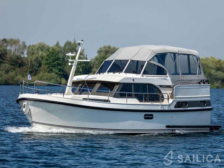 Linssen 35 SL - Yacht Charter Sailica