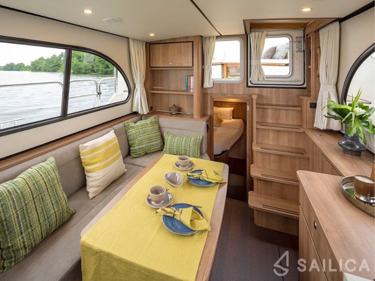 Linssen 35 SL - Yacht Charter Sailica