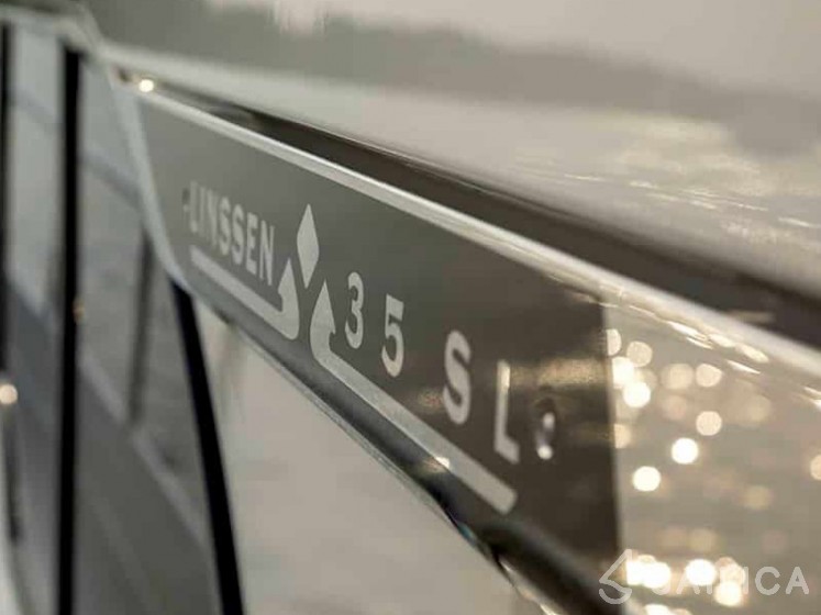 Linssen 35 SL - Yacht Charter Sailica