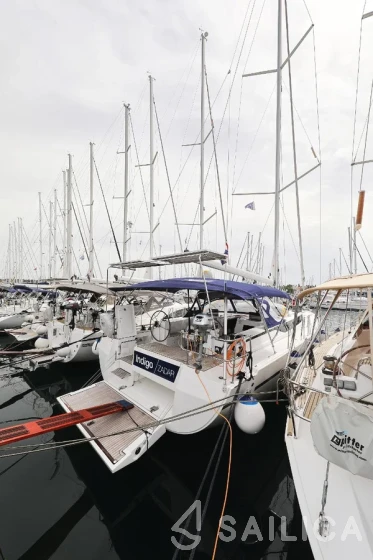 Bavaria C45 Holiday - Yacht Charter Sailica