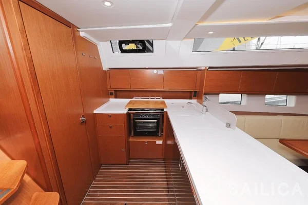 Bavaria C45 Holiday - Yacht Charter Sailica