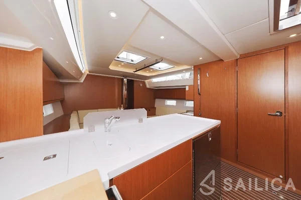 Bavaria C45 Holiday - Yacht Charter Sailica