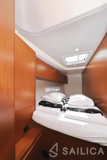 Bavaria C45 Holiday - Yacht Charter Sailica