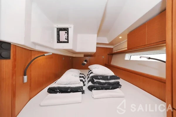 Bavaria C45 Holiday - Yacht Charter Sailica