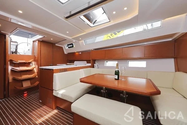 Bavaria C45 Holiday - Yacht Charter Sailica