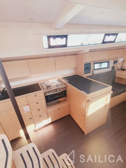 Bavaria C38 - Yacht Charter Sailica