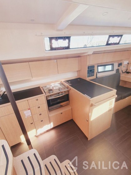 Bavaria C38 - Yacht Charter Sailica