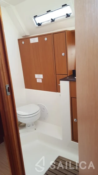 Bavaria 40 Cruiser - Yacht Charter Sailica