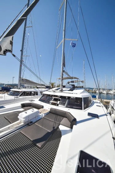Nautitech 46 Fly - Yacht Charter Sailica