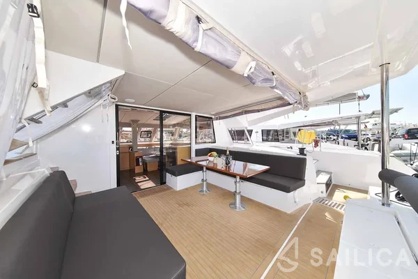 Nautitech 46 Fly - Yacht Charter Sailica