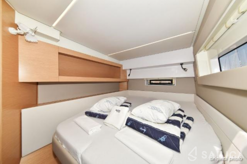 Nautitech 46 Fly - Yacht Charter Sailica