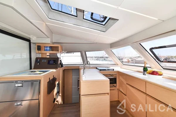 Nautitech 46 Fly - Yacht Charter Sailica