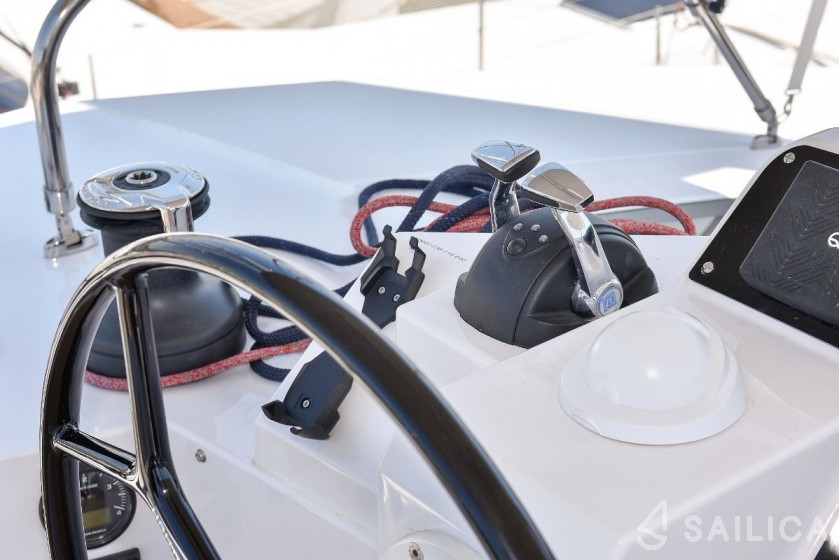 Nautitech 46 Fly - Yacht Charter Sailica