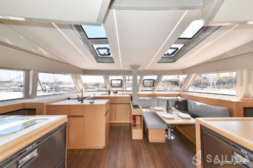 Nautitech 46 Fly - Yacht Charter Sailica