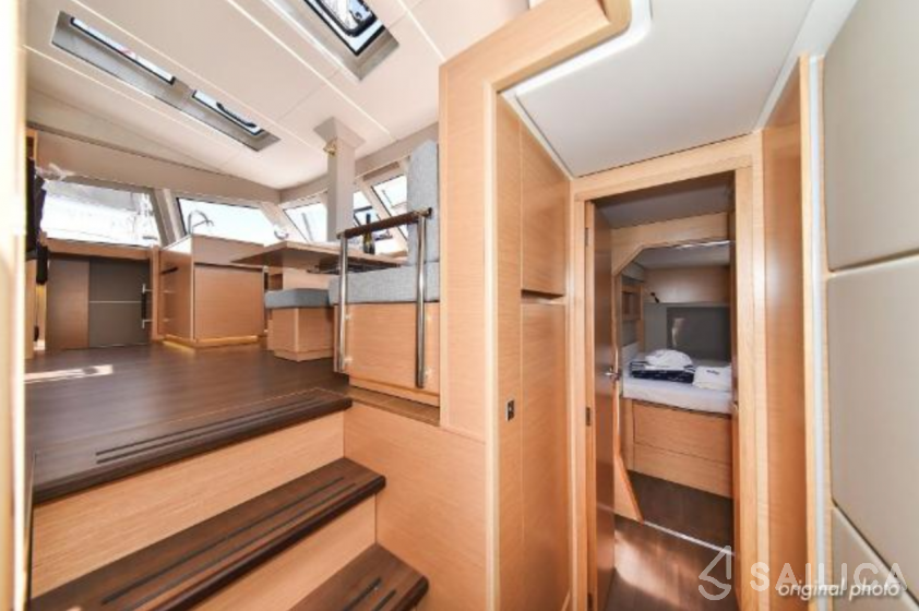 Nautitech 46 Fly - Yacht Charter Sailica