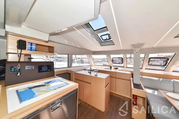 Nautitech 46 Fly - Yacht Charter Sailica
