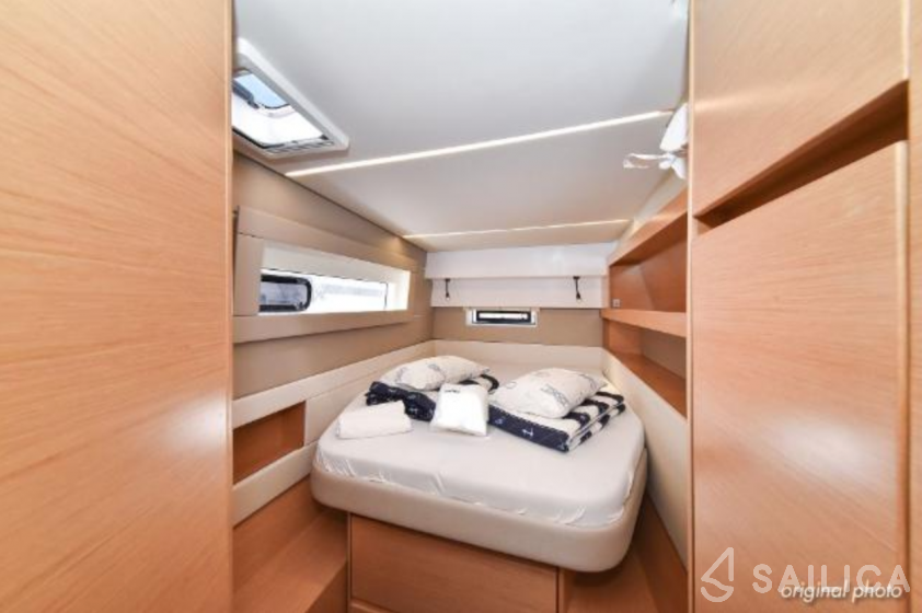 Nautitech 46 Fly - Yacht Charter Sailica