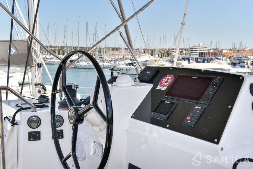 Nautitech 46 Fly - Yacht Charter Sailica