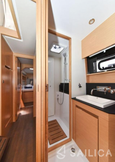 Nautitech 46 Fly - Yacht Charter Sailica