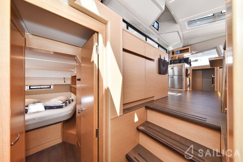 Nautitech 46 Fly - Yacht Charter Sailica