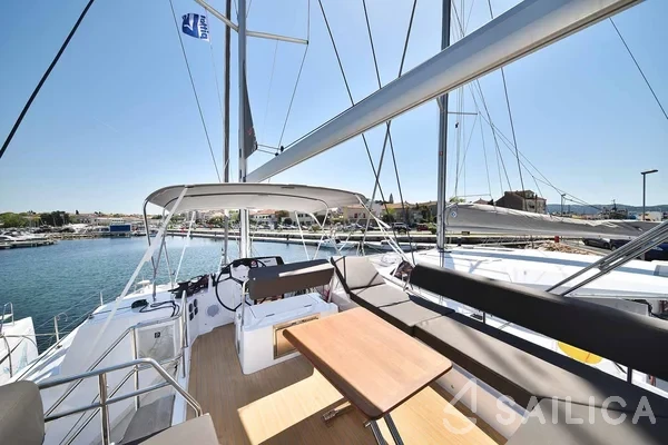 Nautitech 46 Fly - Yacht Charter Sailica