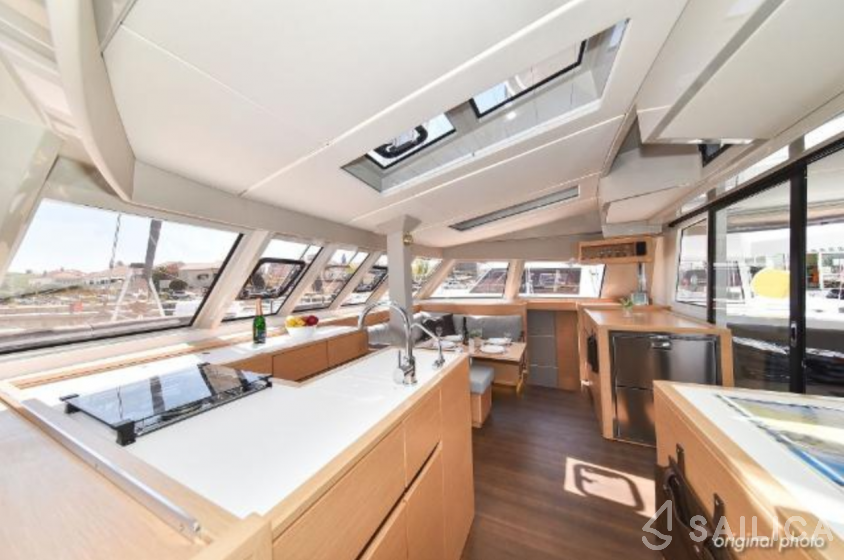 Nautitech 46 Fly - Yacht Charter Sailica
