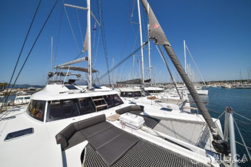 Nautitech 46 Fly - Yacht Charter Sailica