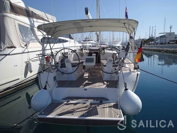 Bavaria 37 Cruiser - Yacht Charter Sailica