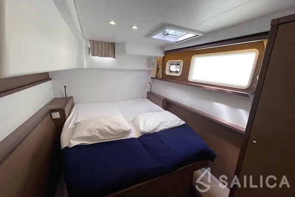 Lagoon 450  Flybridge - Yacht Charter Sailica