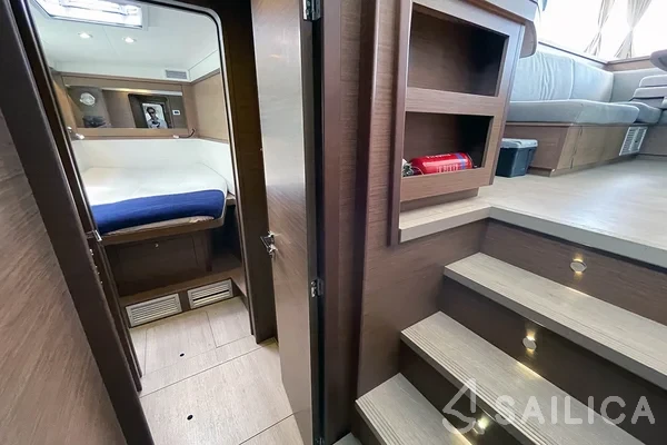 Lagoon 450  Flybridge - Yacht Charter Sailica