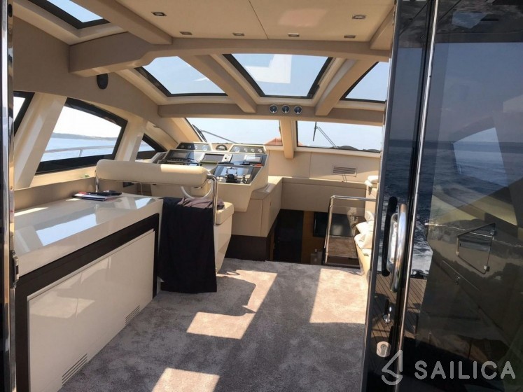 Jaguar 72 HT - Yacht Charter Sailica